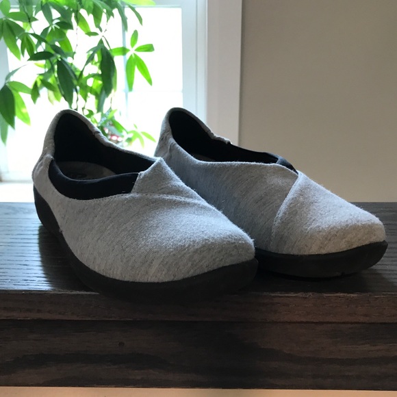 Clark’s cloudsteppers casual shoes - Picture 2 of 13